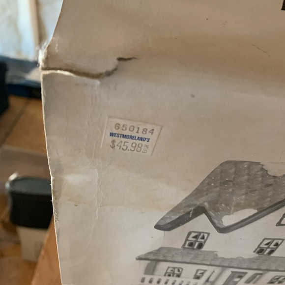 Snow Village - Farm House  (In original box) - Picture 4 of 5